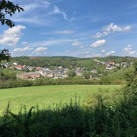公寓 Stilvoll Uebernachten In Sonneberg, Cleaning Included 松讷贝格